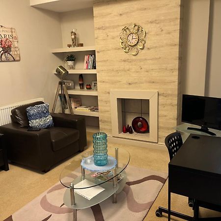 Apartment In The Heart Of Cheltenham/ Parking Kültér fotó