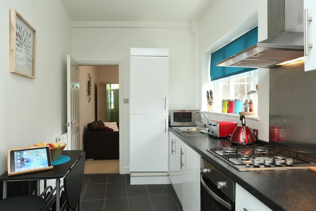 Apartment In The Heart Of Cheltenham/ Parking Kültér fotó